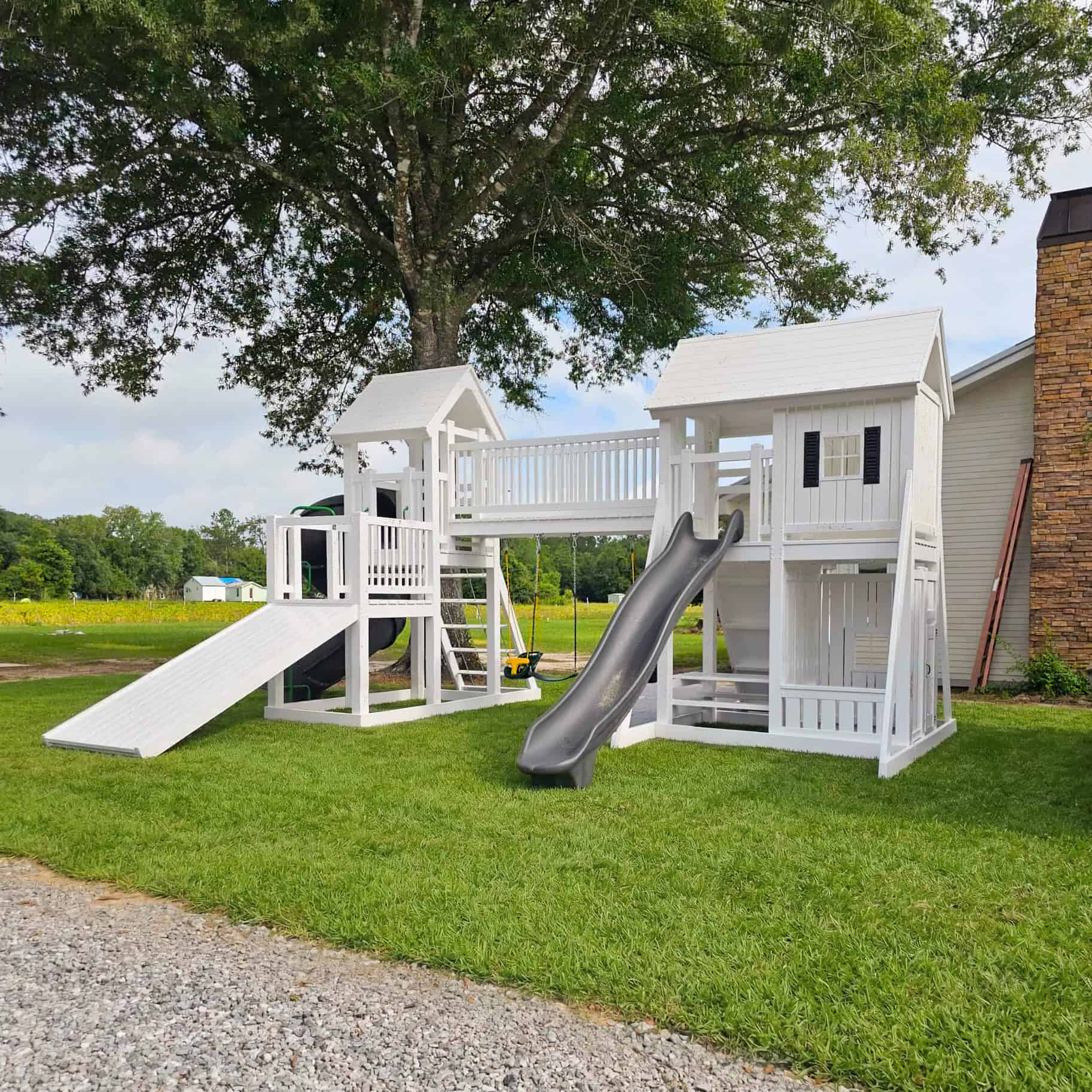 The Villa - Backyard Swing Set - Image 4